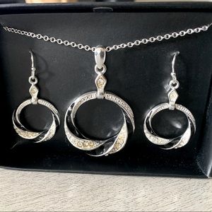 MIDNIGHT BLISS NECKLACE AND EARRING SET